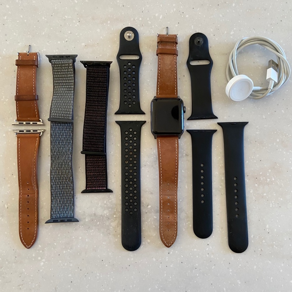 Apple Watch (series 3) 42MM Space Gray